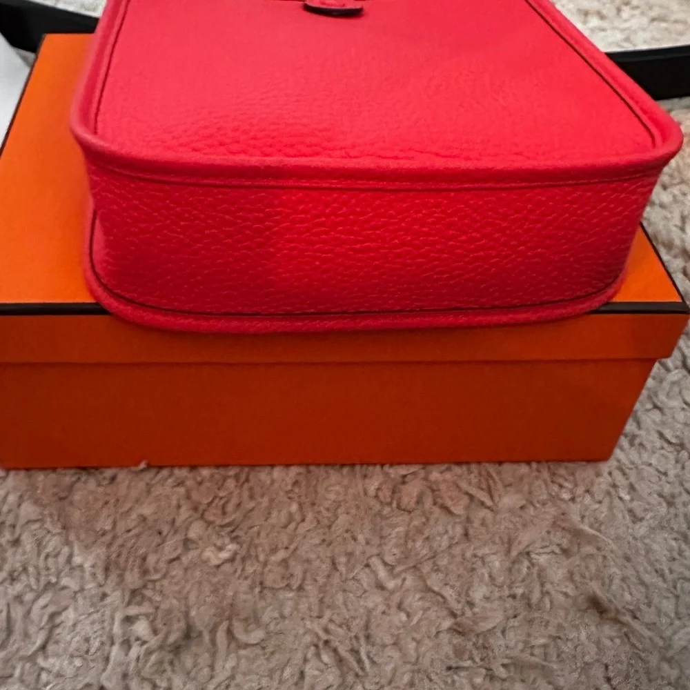 Authentic HERMES Rose Jaipur Clemence Leather Evelyne TPM Bag - Picture 8 of 14